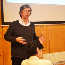 Dr. Beltrán Mena, Director del EUNACOM, en su exposición en el Consejo de Decanos.