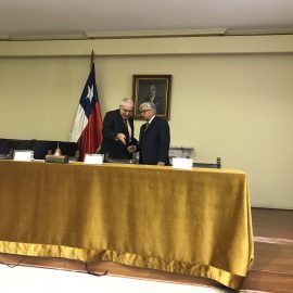Dr. Ramiro Molina - Nuevo Miembro Honorario de la Academia de Medicina