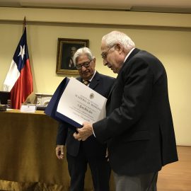 Dr. Ramiro Molina - Nuevo Miembro Honorario de la Academia de Medicina