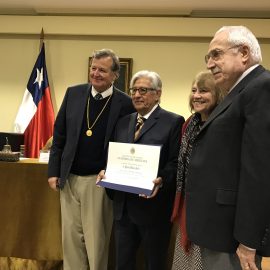 Dr. Ramiro Molina - Nuevo Miembro Honorario de la Academia de Medicina