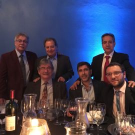 De izquierda a derecha de pie: Dr. Hector Bolatti (Presidente de FASGO), Dr. Pedro Daguerre (Secretario General de FASGO), y el Dr. Eghon Guzmán (Presidente ASOCIMED). Sentados Dr. Nestor Garello (Presidente electo de FLASOG), Dr. Samuel Seiref (Past-Presidente de FASGO) y Dr. Javier Pizarro (Prof. Asistente PUC)