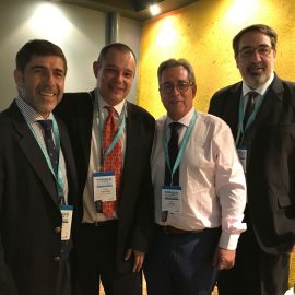 De izquierda a derecha: Dr. Samuel Seiref (Past-Presidente de FASGO), Dr. Carlos Fuchner (Presidente electo de FIGO), Dr. Eghon Guzmán (Presidente Asocimed) y el Dr. De Zordo.