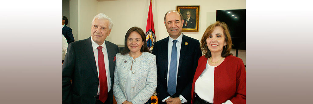 Ceremonia de entrega del Premio Nacional de Medicina 2026 al Dr. Attila Csendez Juhasz